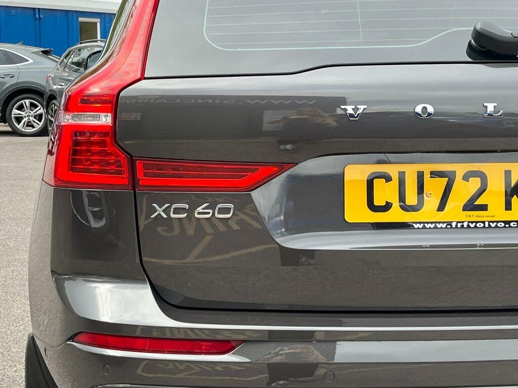 Volvo XC60 R-design Pro, B4 Awd Sunroof, 22 Alloys White #18