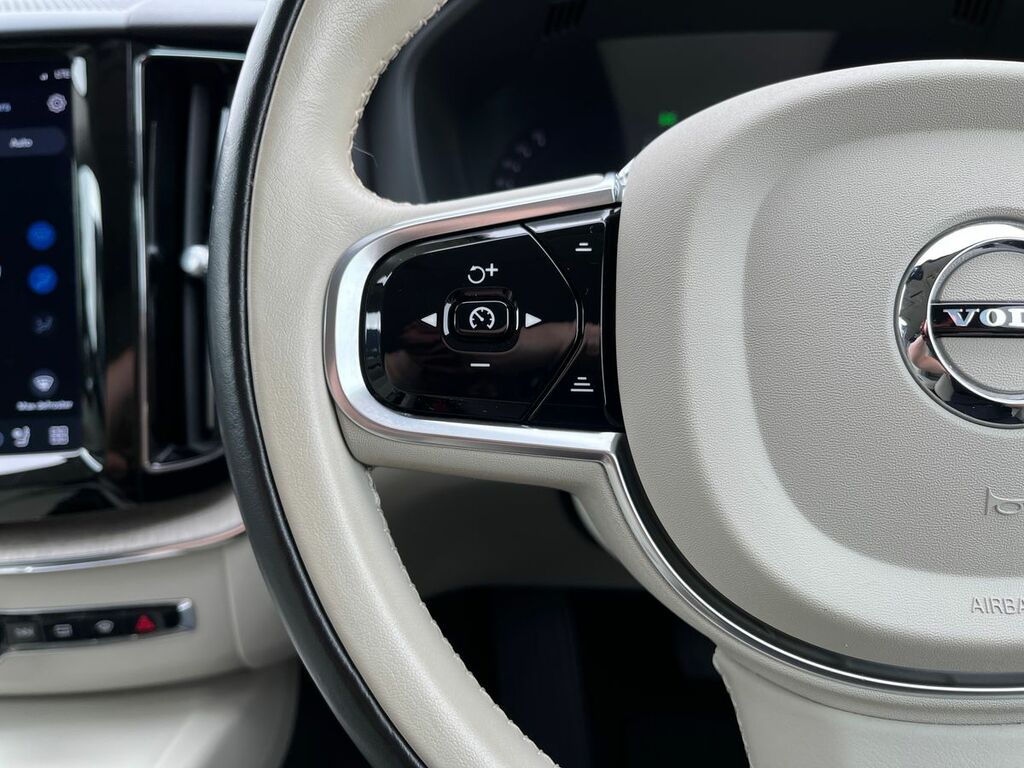 Volvo XC60 R-design Pro, B4 Awd Sunroof, 22 Alloys White #15