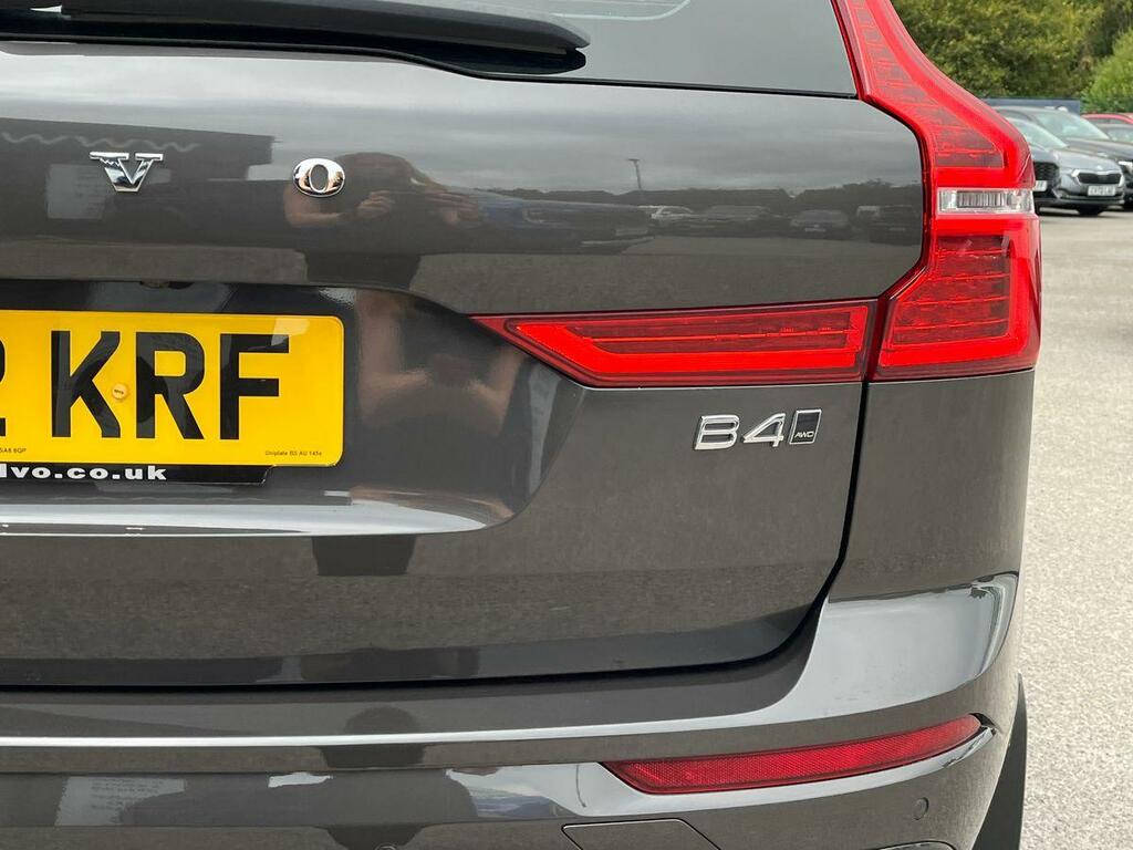 Volvo XC60 R-design Pro, B4 Awd Sunroof, 22 Alloys White #21