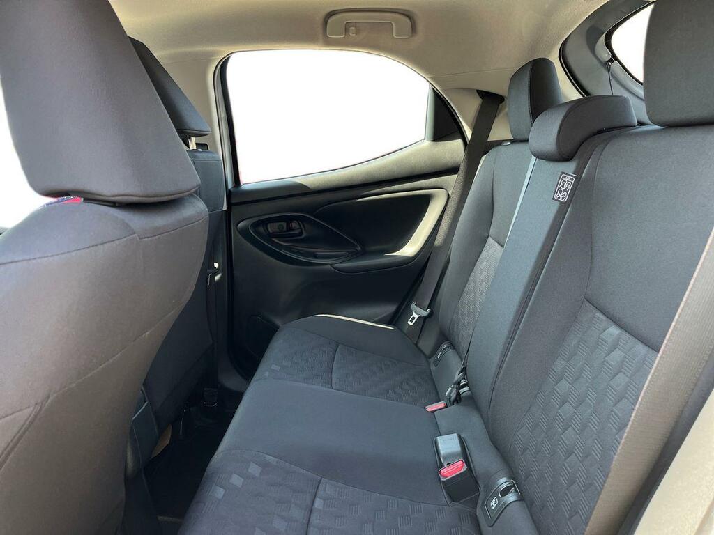 Toyota Yaris 1.5 Vvt-h Icon E-cvt Euro 6 Ss Silver #4
