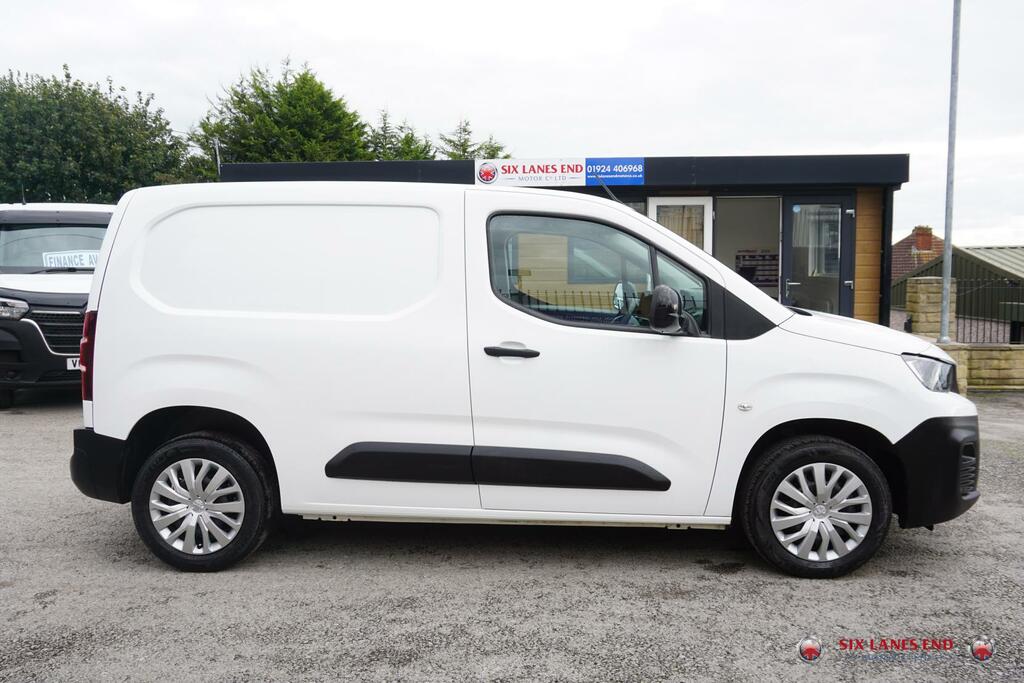 Peugeot Partner Professional Premium White