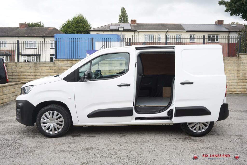 Peugeot Partner Professional Premium White #3