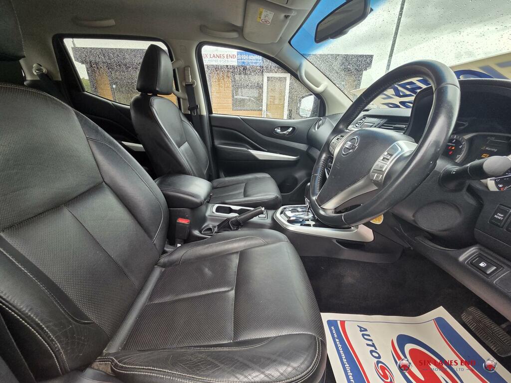 Nissan Navara Tekna Blue
