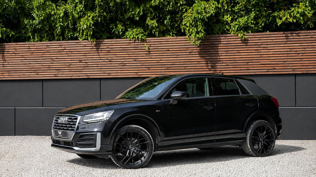 Audi Q2 2020 1.5 Tfsi Cod 35 S Line Suv Black #2