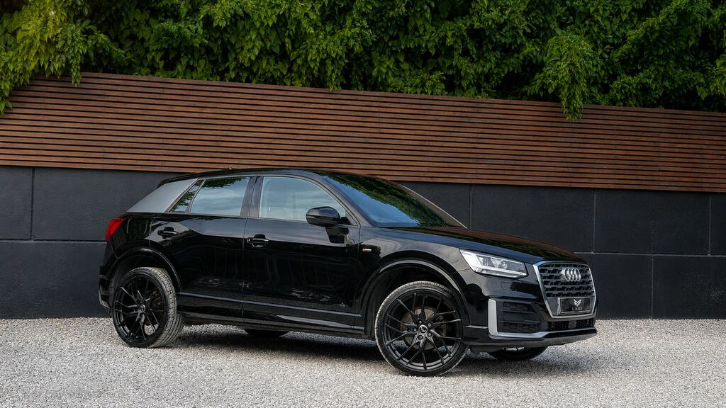 Audi Q2 2020 1.5 Tfsi Cod 35 S Line Suv Black #4