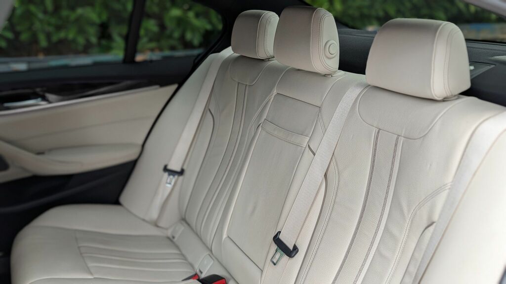 BMW 5 Series 530E M Sport White #14
