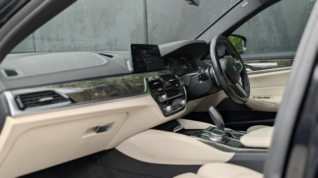 BMW 5 Series 530E M Sport White #11