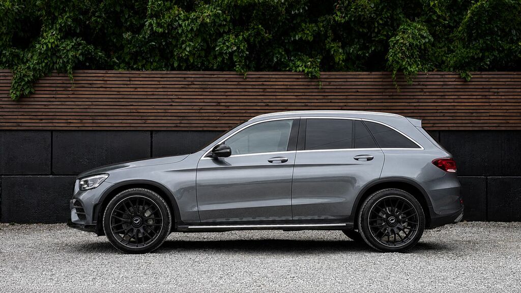 Mercedes-Benz GLC Class 2022 2.0 Glc300d Amg Line Premium Suv Grey #5