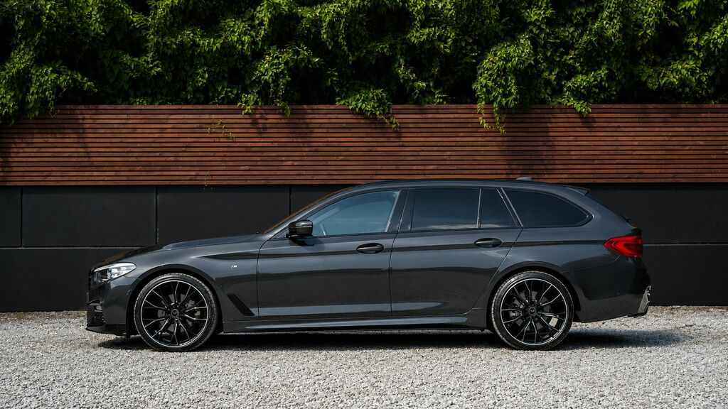 BMW 5 Series 2020 2.0 520D Mht M Sport Touring Hybri Grey #5