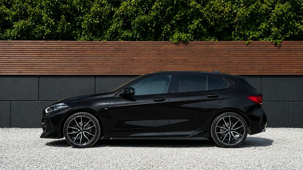BMW 1 Series 2021 2.0 118D M Sport Hatchback Black #3