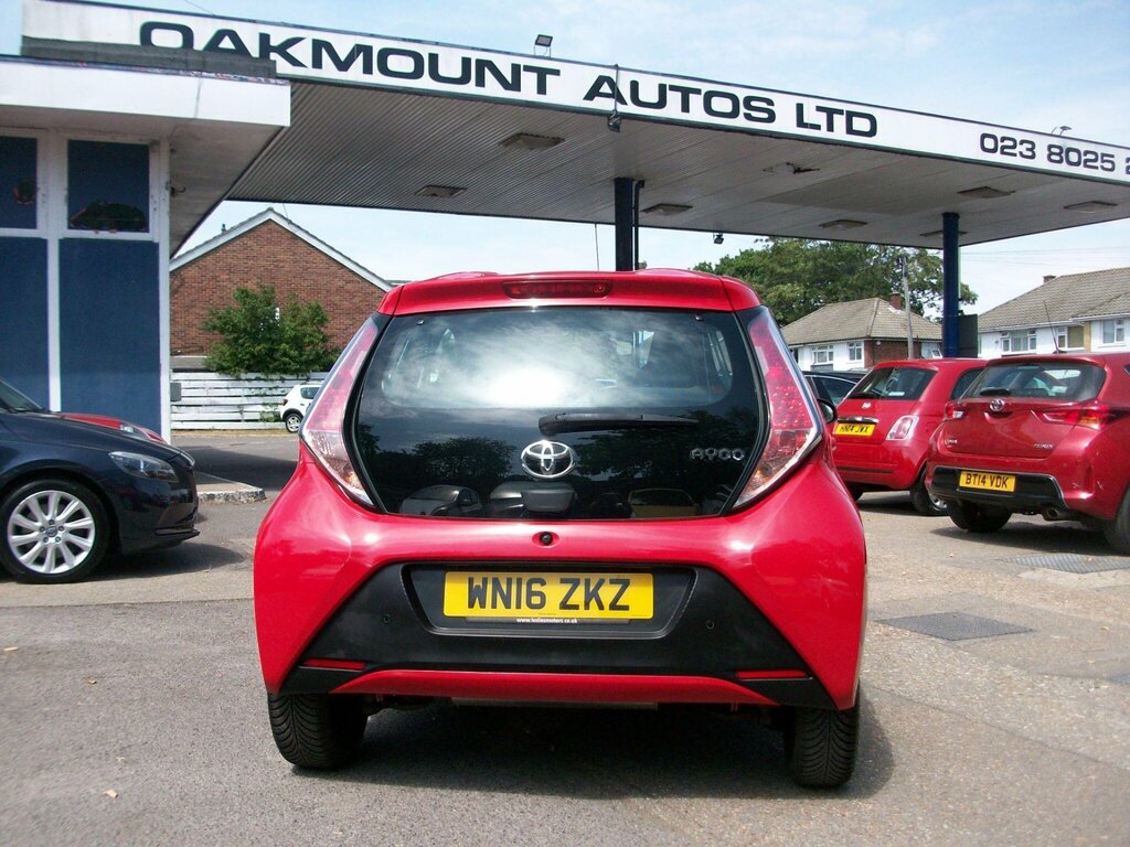 Toyota Aygo 1.0 Vvt-i X-play Euro 6 Red #5