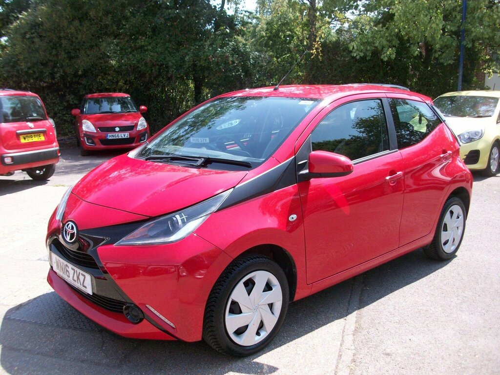 Toyota Aygo 1.0 Vvt-i X-play Euro 6 Red