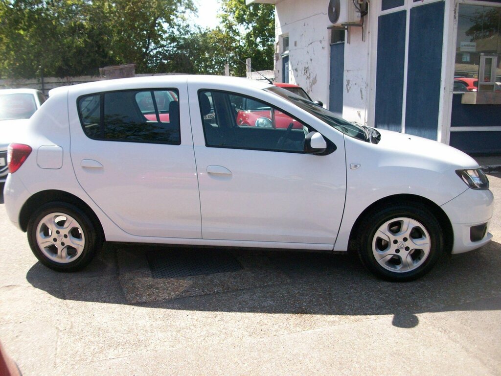 Dacia Sandero 1.5 Dci Laureate Euro 5 White #5
