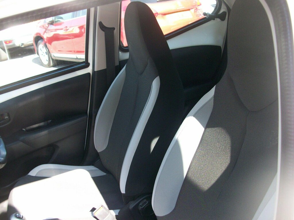 Toyota Aygo 1.0 Vvt-i X-play Euro 5 White #14