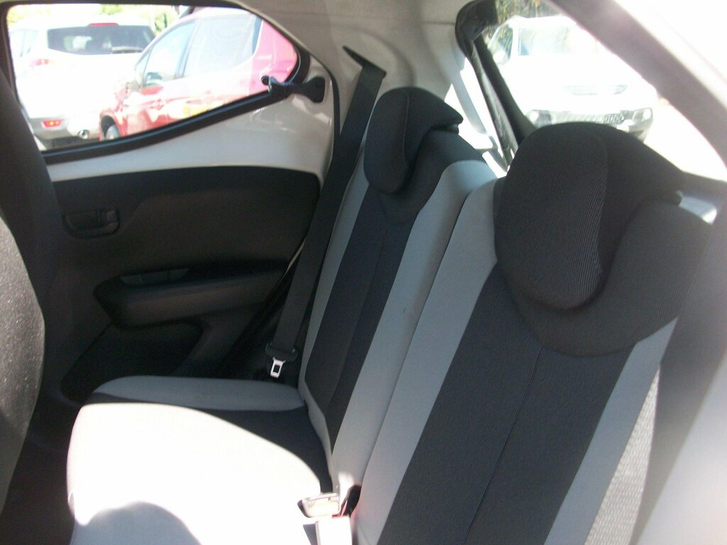 Toyota Aygo 1.0 Vvt-i X-play Euro 5 White #16