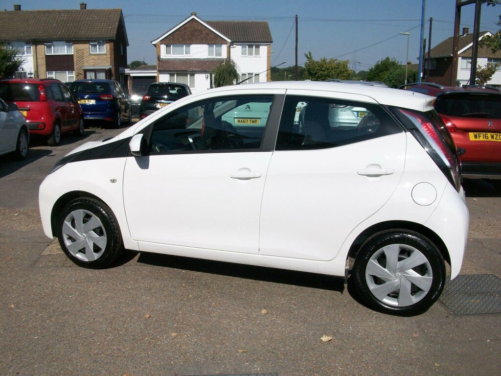 Toyota Aygo 1.0 Vvt-i X-play Euro 5 Euro 5 White #6