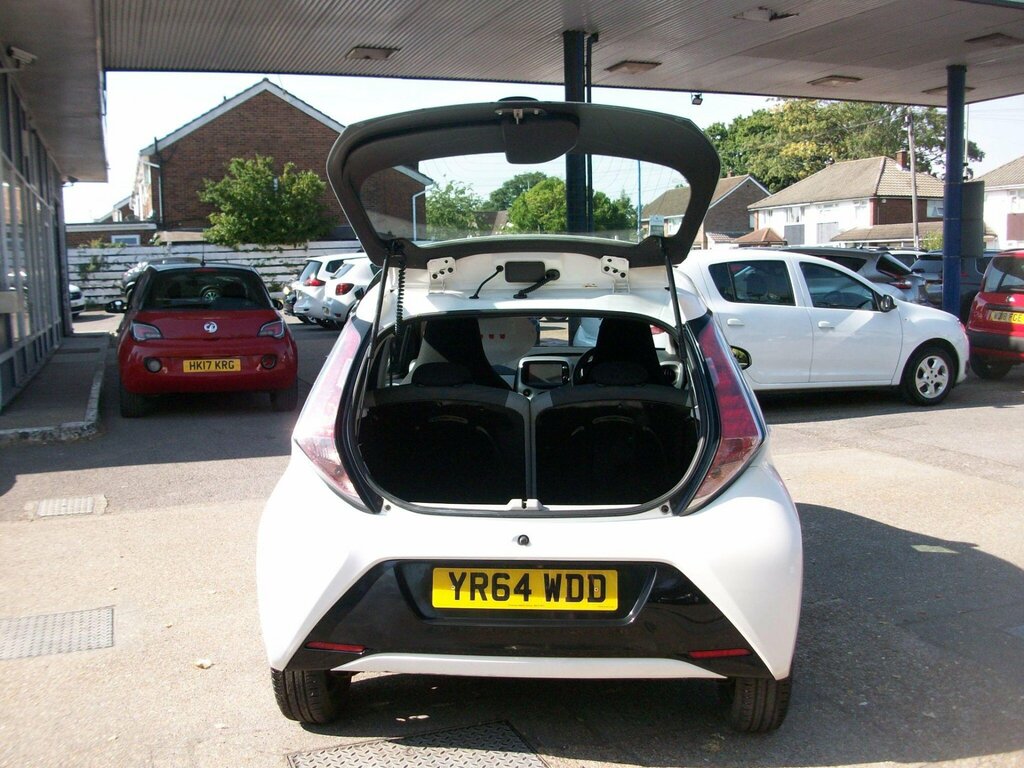 Toyota Aygo 1.0 Vvt-i X-play Euro 5 White #9
