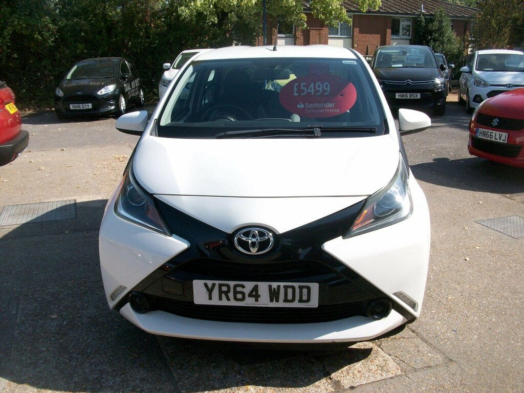Toyota Aygo 1.0 Vvt-i X-play Euro 5 Euro 5 White #2