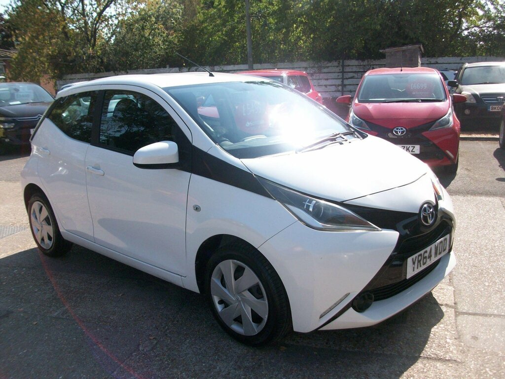 Toyota Aygo 1.0 Vvt-i X-play Euro 5 Euro 5 White #3