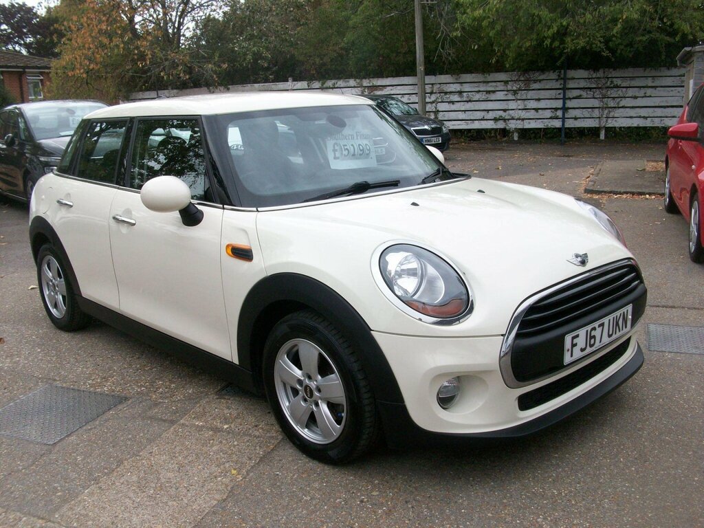Mini Hatch 1.5 One D Euro 6 Ss FJ67UKN White #3