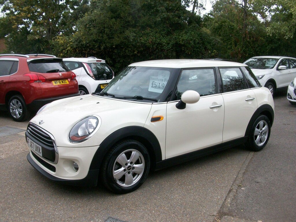 Mini Hatch 1.5 One D Euro 6 Ss FJ67UKN White