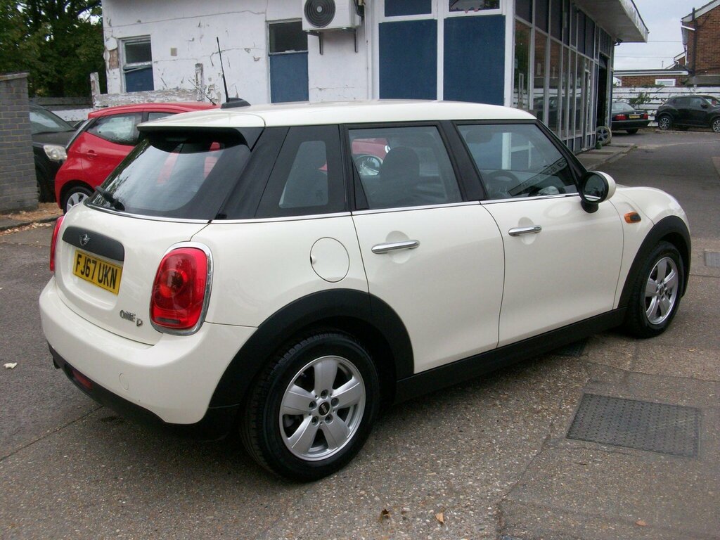 Mini Hatch 1.5 One D Euro 6 Ss FJ67UKN White #4