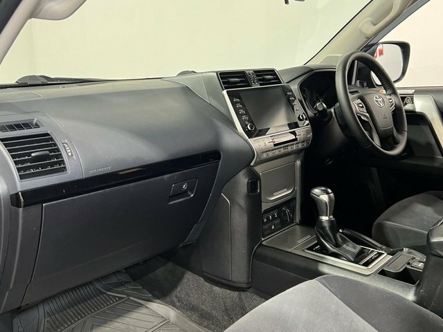 Toyota Land Cruiser 2022 2.8D Active Suv 4Wd Euro 6 S Black #3