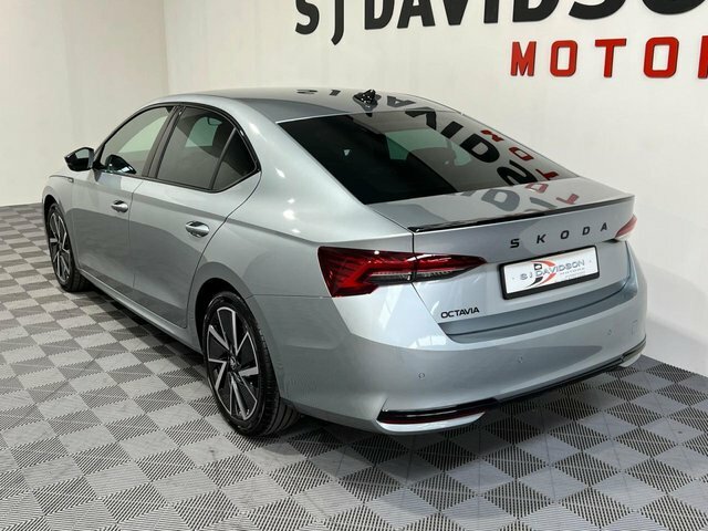 Skoda Octavia 2026 2.0 Tdi Sportline Hatchback Dsg Eu Silver #2