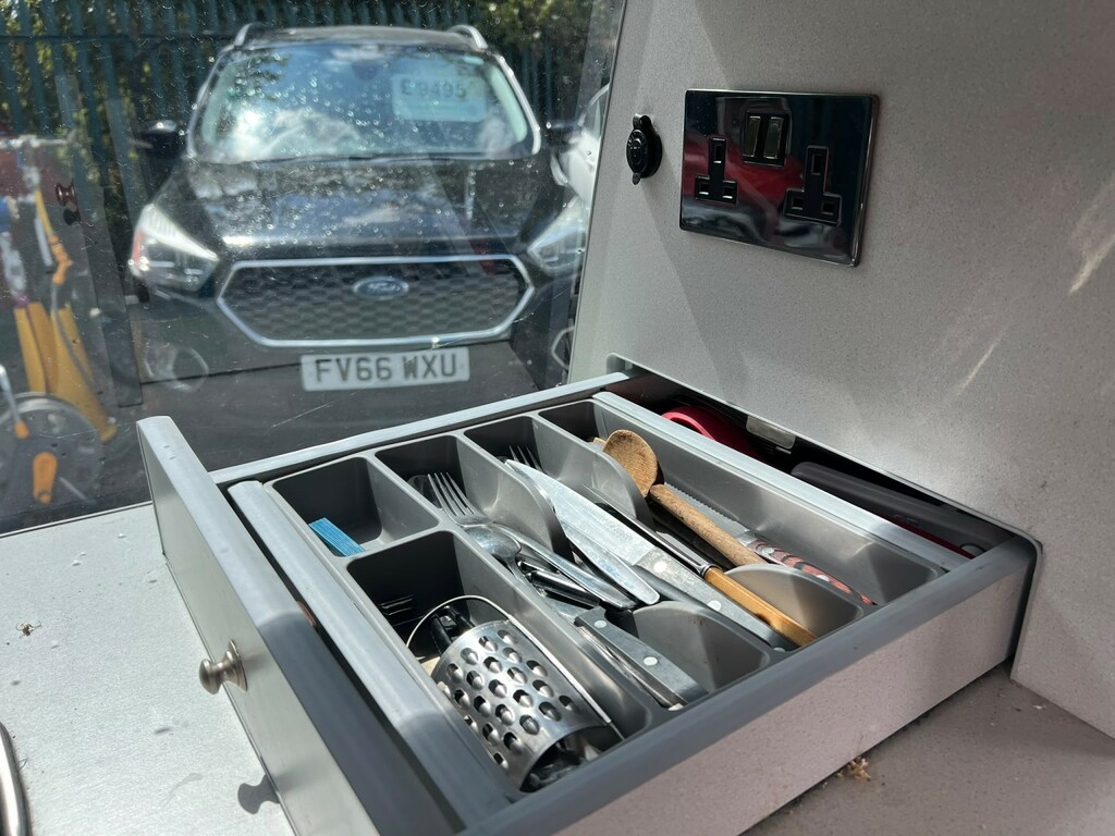 Volkswagen Caddy Maxi Life Maxi 1.6 C20 Life Tdi 101 Bhp Silver #15
