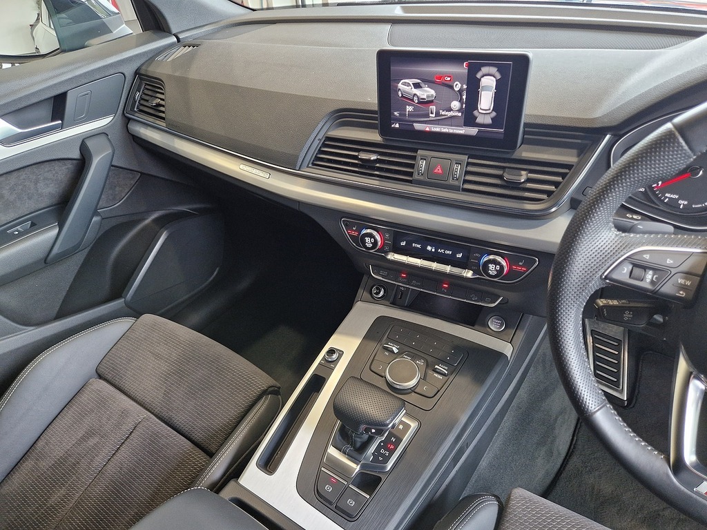 Audi Q5 Tfsi S Line Black #6