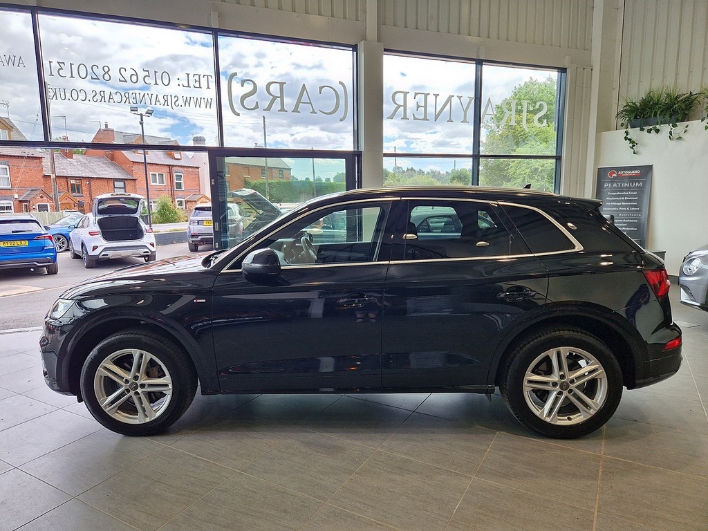 Audi Q5 Tfsi S Line Black #2