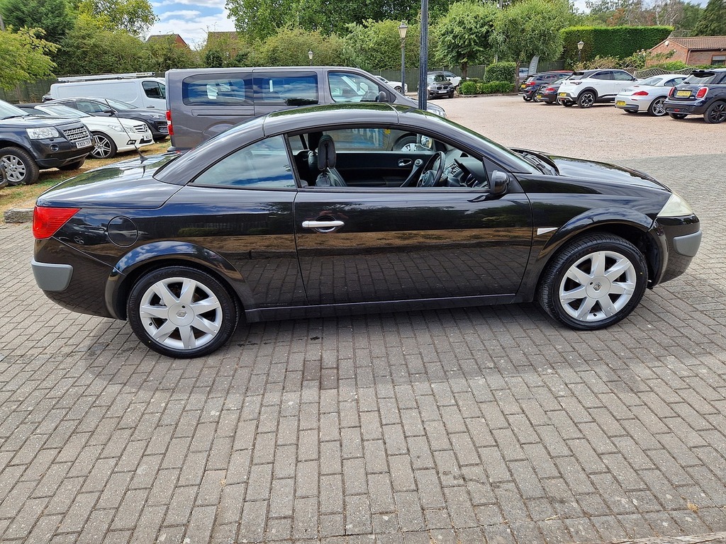 Renault Megane Vvt Dynamique Black #6