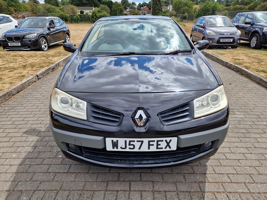 Renault Megane Hatchback 2.0 T Team F1 Team R26 200707 Black #8