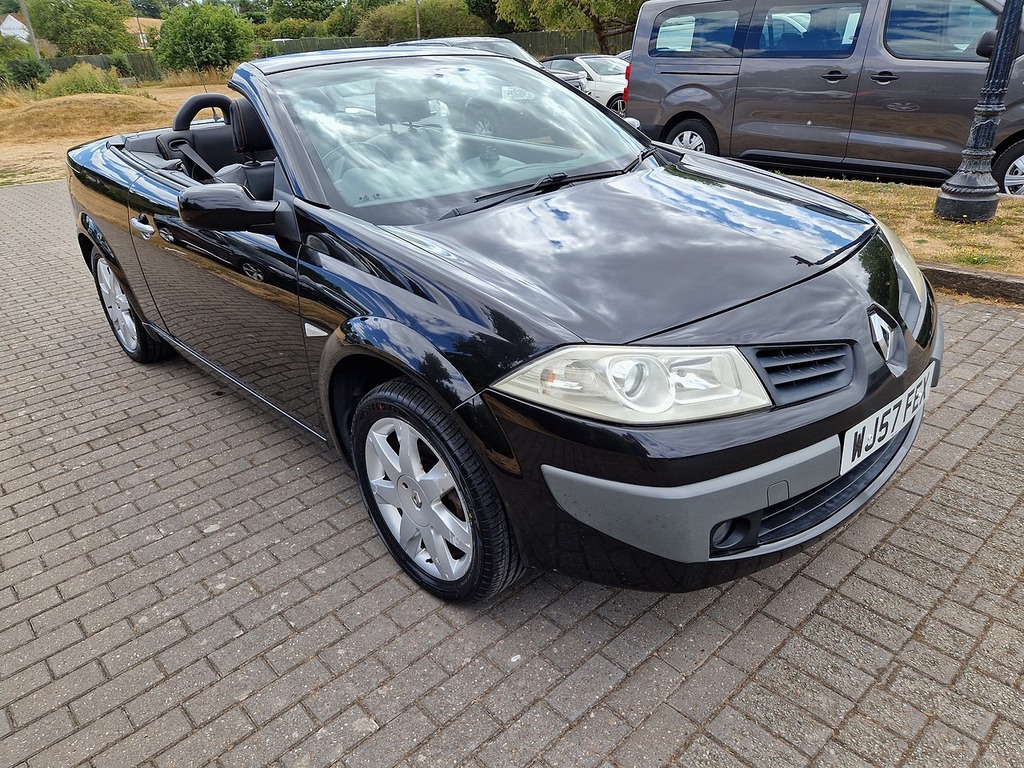 Renault Megane Hatchback 2.0 T Team F1 Team R26 200707 Black #27