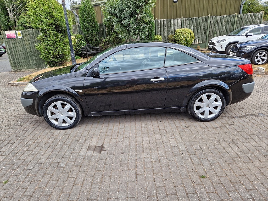 Renault Megane Vvt Dynamique Black #2
