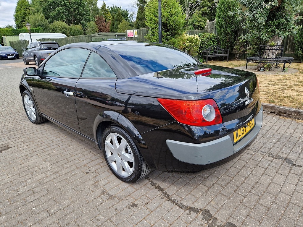 Renault Megane Vvt Dynamique Black #3