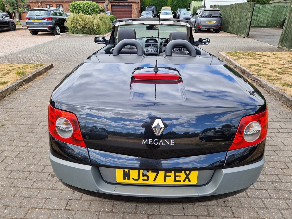 Renault Megane Hatchback 2.0 T Team F1 Team R26 200707 Black #24
