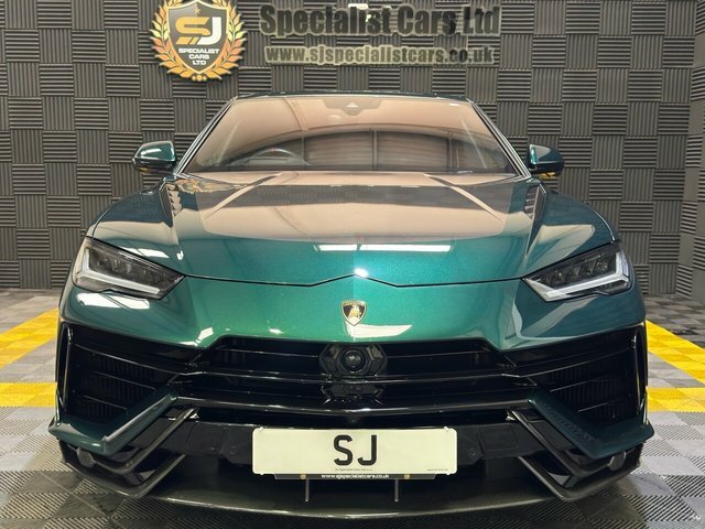 Lamborghini Urus Estate EJ23FND Green #3