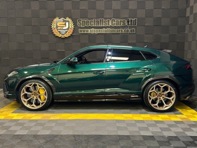 Lamborghini Urus Estate EJ23FND Green #2
