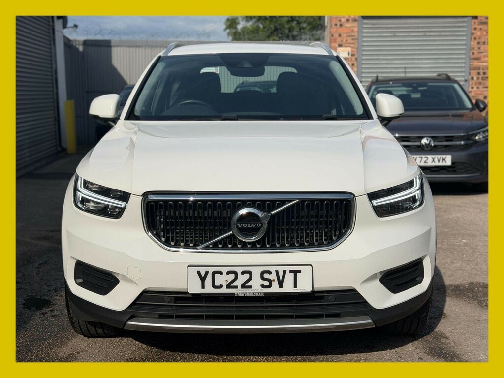 Volvo XC40 Suv 1.5 T3 Momentum Euro 6 Ss 202222 YC22SVT White
