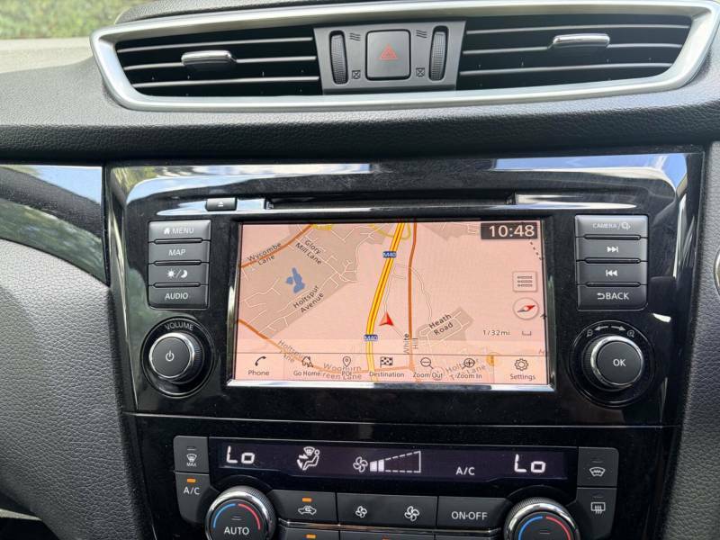 Nissan Qashqai Dci Tekna White #21