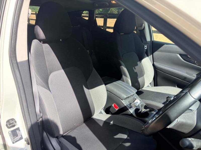 Nissan Qashqai Dci Tekna White #13