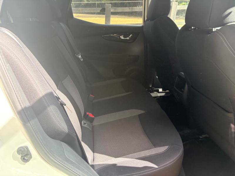 Nissan Qashqai Dci Tekna White #16