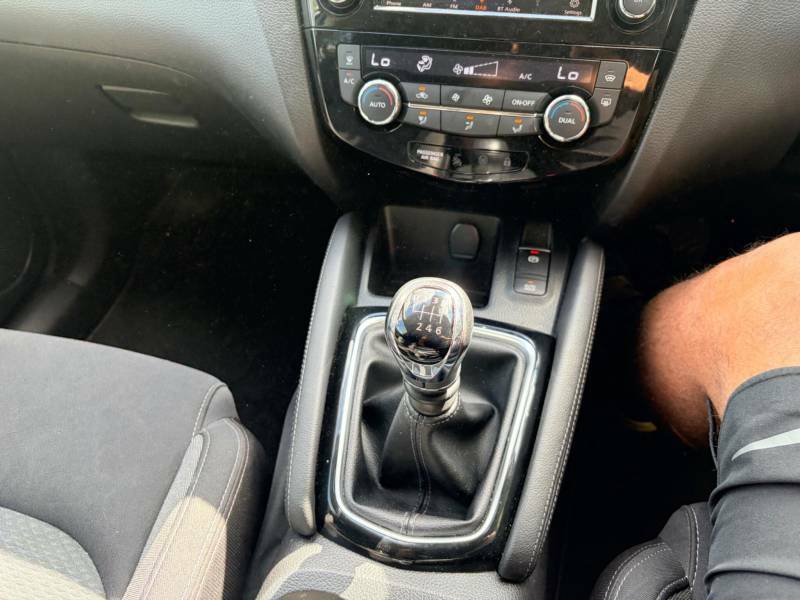 Nissan Qashqai Dci Tekna White #10