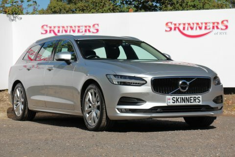Volvo V90 T4 Momentum Plus Silver