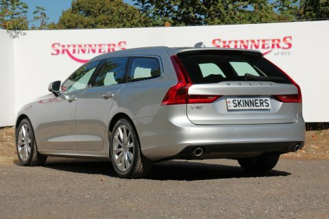 Volvo V90 T4 Momentum Plus Silver #4