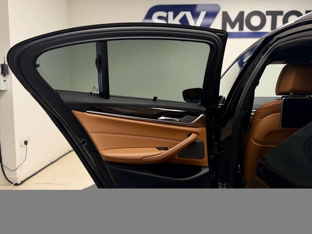BMW 5 Series 2.0 520D M Sport Blue #10