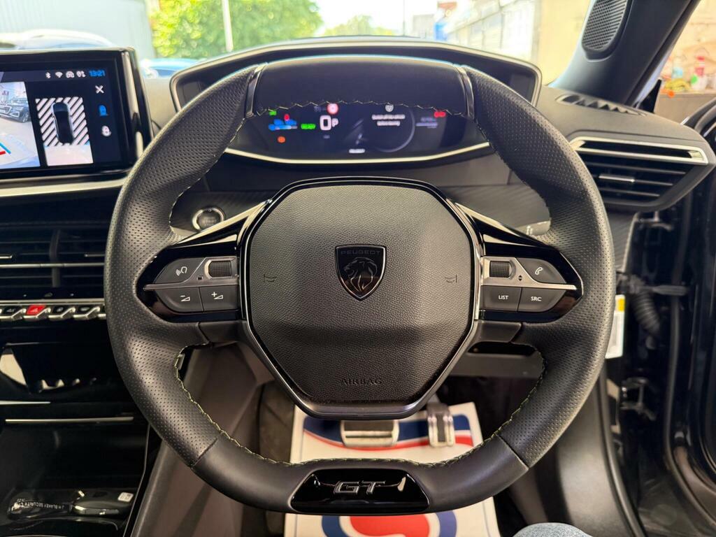 Peugeot e-2008 100Kw Gt 50Kwh Estate Grey #19