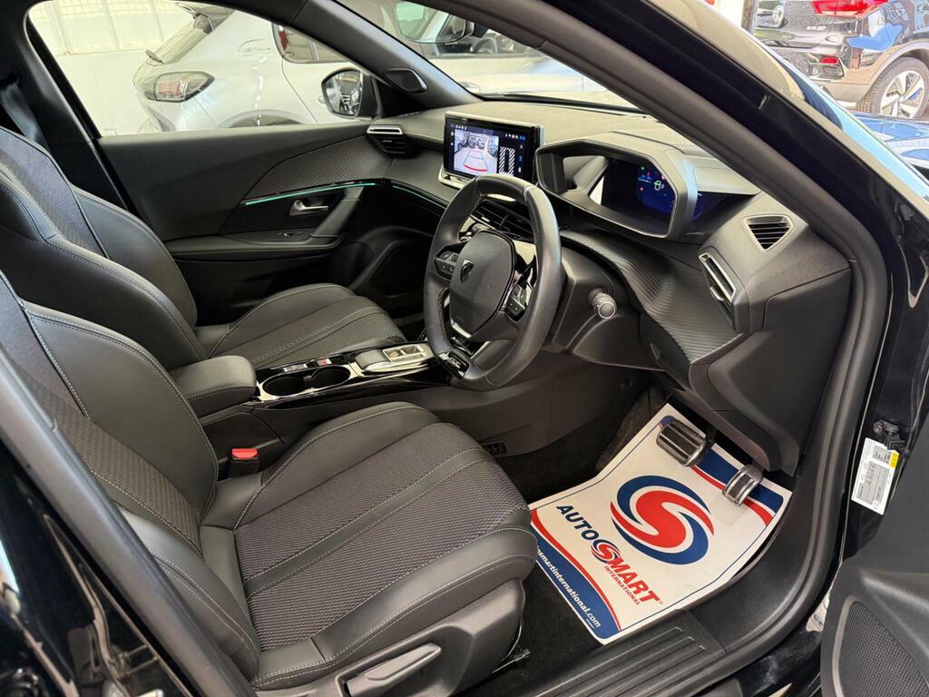 Peugeot e-2008 100Kw Gt 50Kwh Estate Grey #17