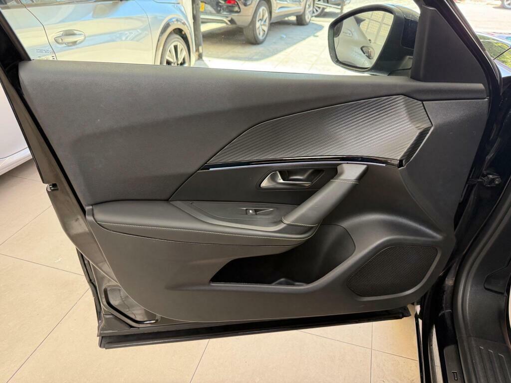 Peugeot e-2008 100Kw Gt 50Kwh Estate Grey #35